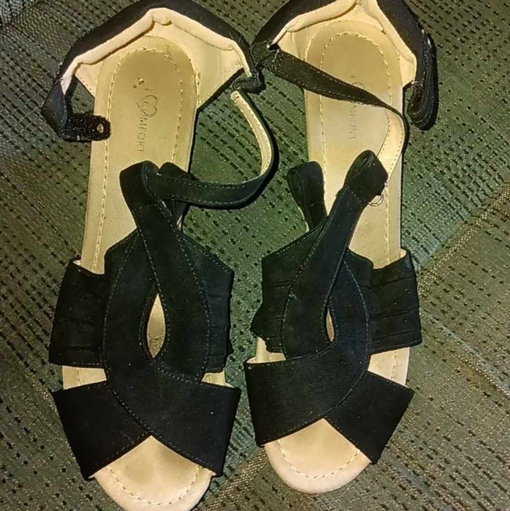 Dress shoes